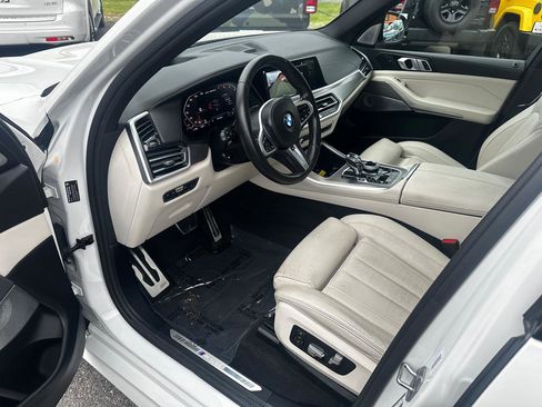 Used 2021 BMW X5 M50i w/ Executive Package AWD/4WD image 9