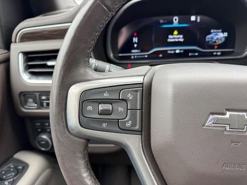 Used 2022 Chevrolet Tahoe Z71 w/ Luxury Package AWD/4WD image 14