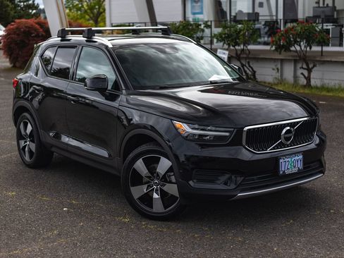 Used 2019 Volvo XC40 T5 Momentum AWD/4WD image 2