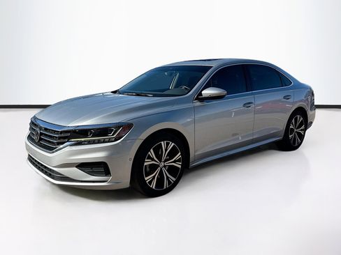 Used 2020 Volkswagen Passat 2.0T SEL image 7