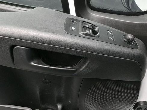 Used 2025 RAM ProMaster 2500 w/ Convenience Group image 17