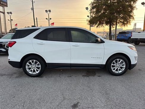 Used 2021 Chevrolet Equinox LS w/ LS Convenience Package FWD image 8