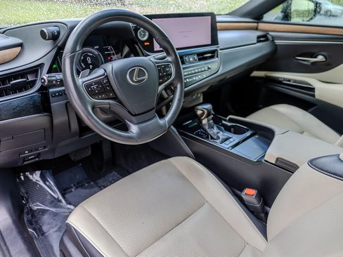 Used 2023 Lexus ES 300h w/ Premium Package FWD image 14