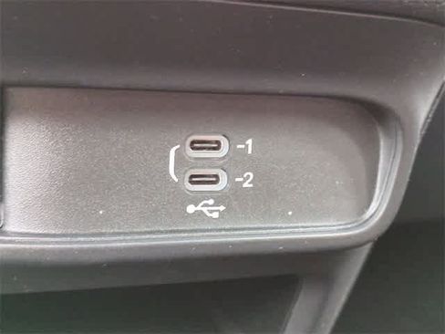 New 2026 Chrysler Pacifica Select image 32