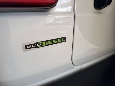 Used 2020 Jeep Wrangler Unlimited Sahara image 33