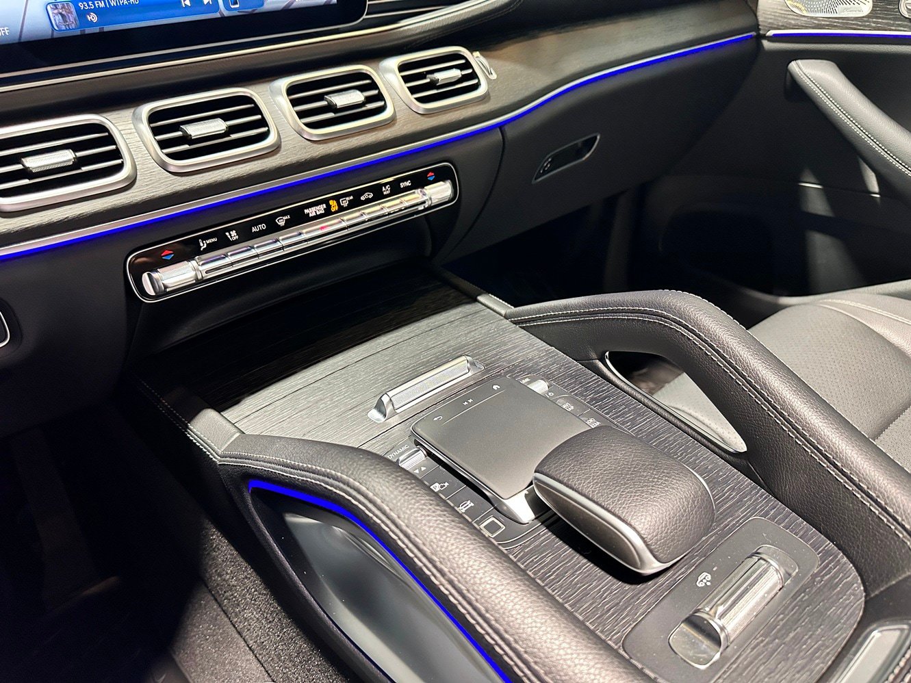 Certified 2025 Mercedes-Benz GLS 450 4MATIC image 25