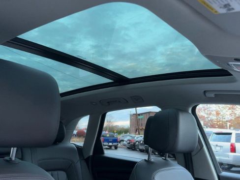 Used 2018 Audi Q5 2.0T Premium Plus w/ Premium Plus Package image 17