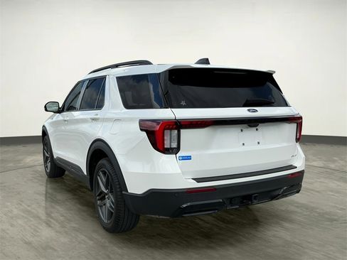 Certified 2025 Ford Explorer ST-Line w/ ST-Line Street Pack image 4