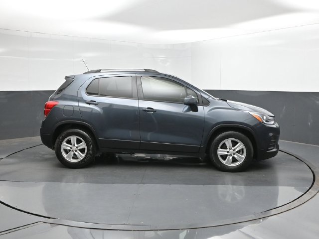Used 2021 Chevrolet Trax LT w/ LT Convenience Package FWD image 15