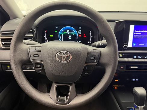 Used 2025 Toyota Camry LE FWD image 24