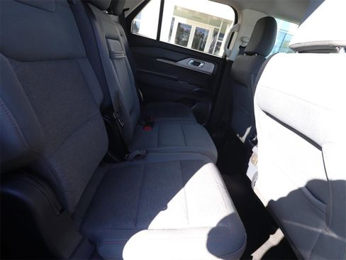 Certified 2025 Ford Explorer Active image 22