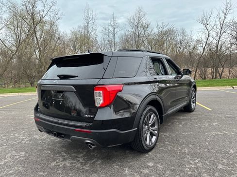 Used 2022 Ford Explorer XLT w/ Equipment Group 202A image 8
