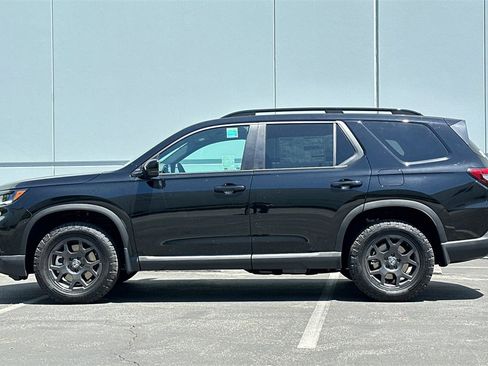 New 2025 Honda Pilot TrailSport image 7