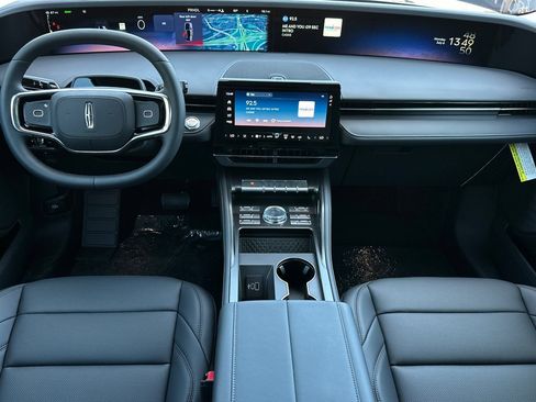 New 2026 Lincoln Nautilus Premier AWD/4WD image 12