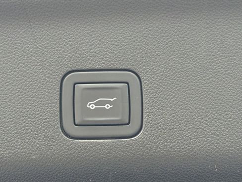 Used 2024 GMC Yukon AT4 w/ AT4 Premium Plus Package AWD/4WD image 21