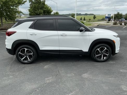 Used 2023 Chevrolet TrailBlazer RS w/ Sun and Liftgate Package AWD/4WD image 3