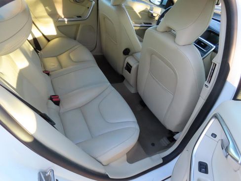 Used 2014 Volvo S60 T5 image 13