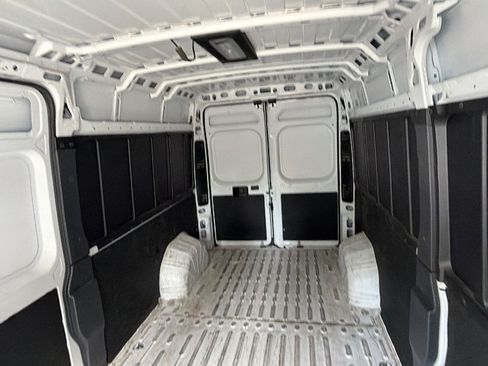 Used 2024 RAM ProMaster 2500 w/ Convenience Group FWD image 19