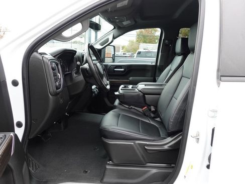 Used 2023 Chevrolet Silverado 2500 LT w/ Snow Plow Prep/Camper Package image 16