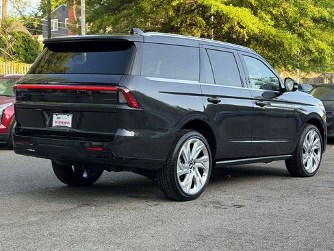 Certified 2025 Lincoln Navigator Reserve AWD/4WD image 7