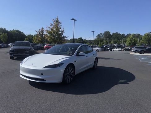 Used 2024 Tesla Model 3 Standard Range RWD image 2