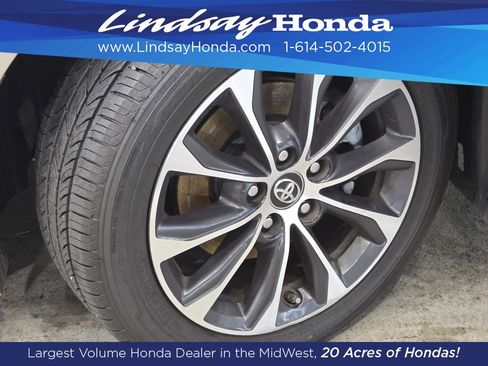 Used 2017 Toyota Avalon XLE image 24