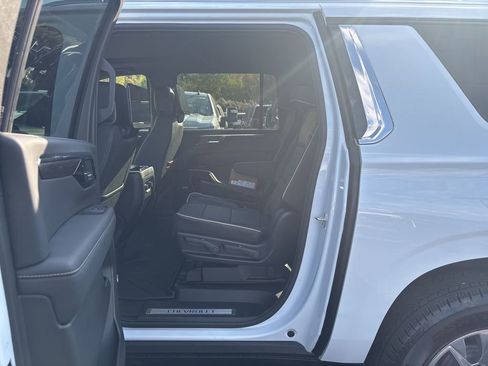 New 2026 Chevrolet Suburban Premier image 10