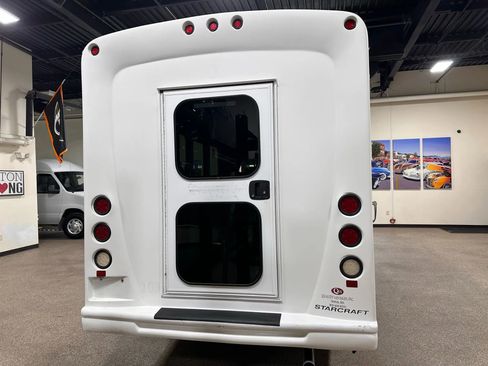Used 2015 Ford E-350 and Econoline 350 Super Duty image 7
