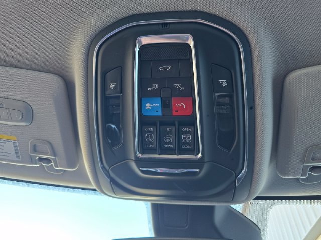 Used 2024 Jeep Grand Cherokee Limited AWD/4WD image 30