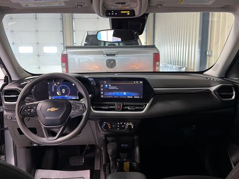 Used 2024 Chevrolet TrailBlazer LS image 24