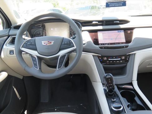 New 2026 Cadillac XT5 Premium Luxury w/ Driver Assist Package FWD image 22