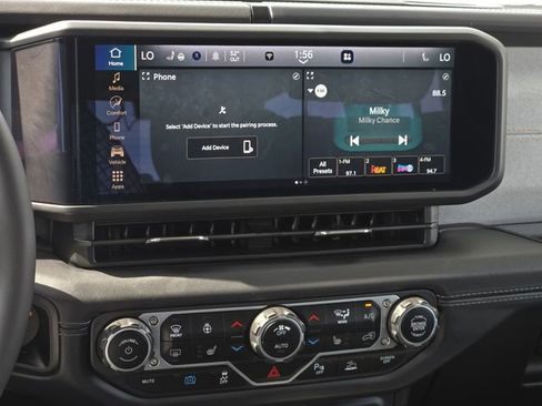 Used 2025 Jeep Wrangler Unlimited Sahara w/ Safety Group image 20