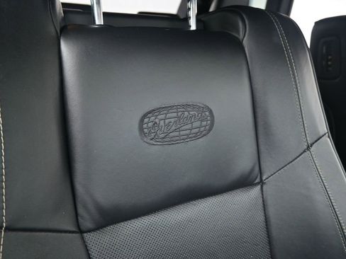 Used 2015 Jeep Grand Cherokee Overland w/ Advanced Technology Group image 23