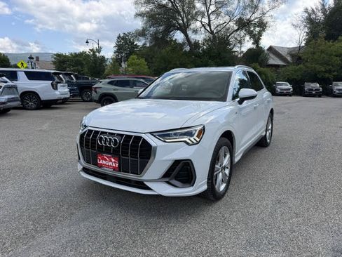 Used 2024 Audi Q3 2.0T Premium w/ Convenience Package AWD/4WD image 3