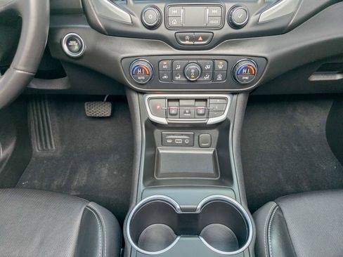 Used 2022 GMC Terrain SLT w/ Infotainment Package II image 20