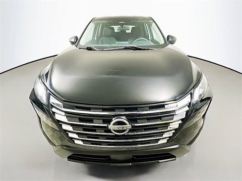 Used 2024 Nissan Rogue S image 2