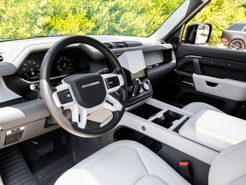 Used 2026 Land Rover Defender 110 S AWD/4WD image 3