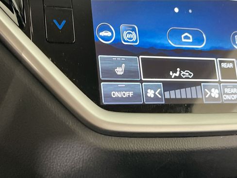 Used 2023 Subaru Ascent Limited AWD/4WD image 19