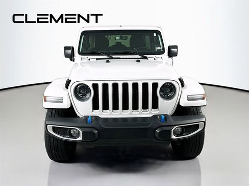 Used 2023 Jeep Wrangler Unlimited Sahara w/ Cold Weather Group image 3