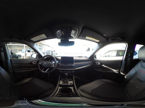 Used 2025 Jeep Compass Trailhawk w/ Trailer Tow Group image 42