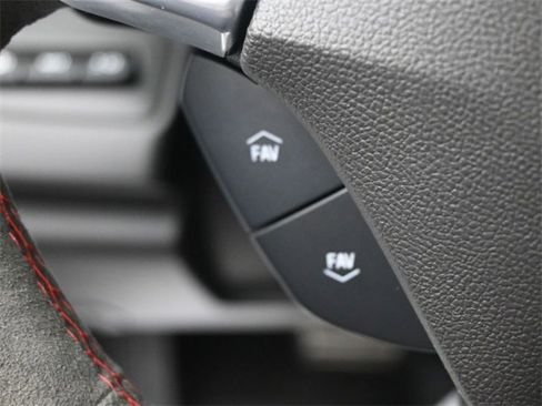 Used 2020 Chevrolet Camaro ZL1 image 25