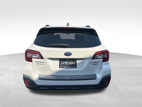 Used 2018 Subaru Outback 3.6R Touring image 7