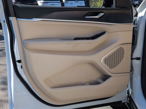 New 2026 Jeep Grand Cherokee Limited image 13