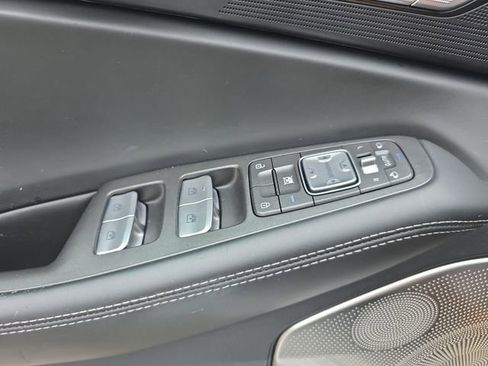 Used 2017 Genesis G90 3.3T Premium image 42