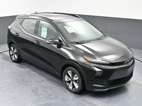 Used 2023 Chevrolet Bolt EUV LT w/ Convenience Package image 41