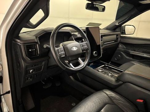 Certified 2022 Ford Expedition Platinum AWD/4WD image 4