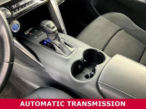 Used 2022 Toyota Venza LE AWD/4WD image 18
