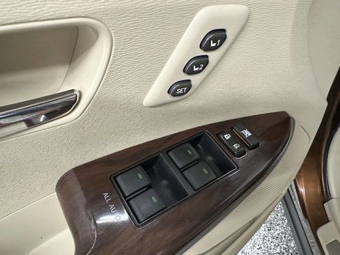 Used 2013 Toyota Venza XLE image 21