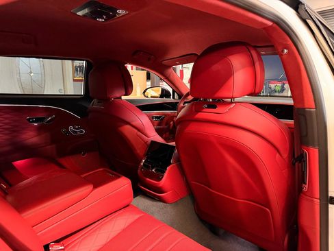 Used 2024 Bentley Flying Spur W12 AWD/4WD image 21