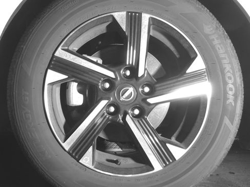 Used 2025 Nissan Sentra SV FWD image 12